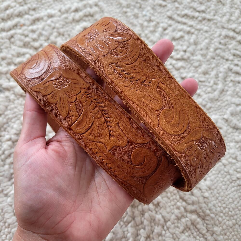 Embossed Tooled Leather Tan Floral Belt Sz M/L